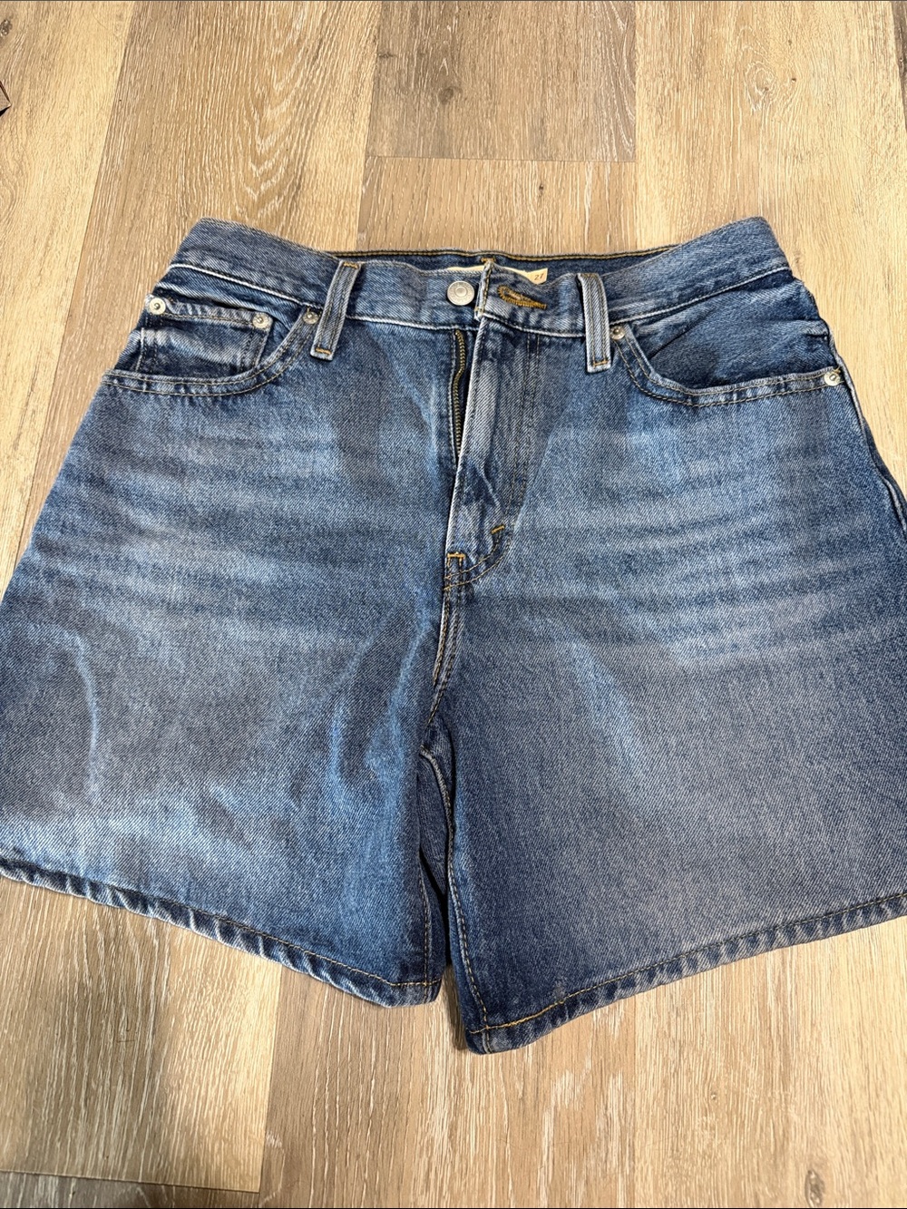 Premium Levi’s high Rise Baggy size 27 denim shorts